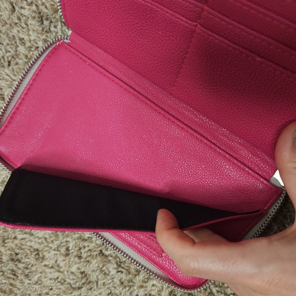 HP!! Betsy Johnson Wristlet Wallet - Picture 9 of 11